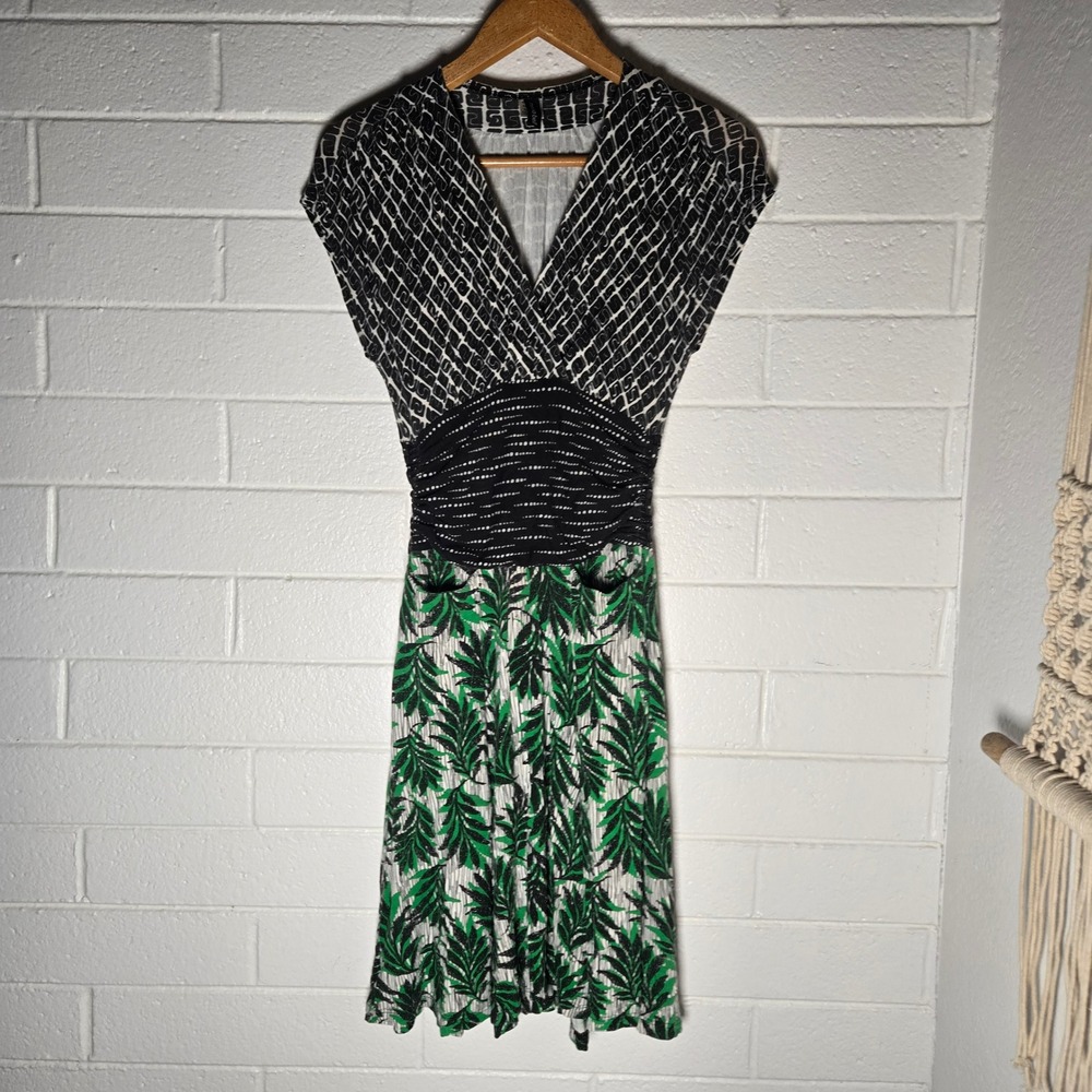 Melissa Bell Dress Small Tropical Mixed Print USA Summer Floral Geometric Jersey